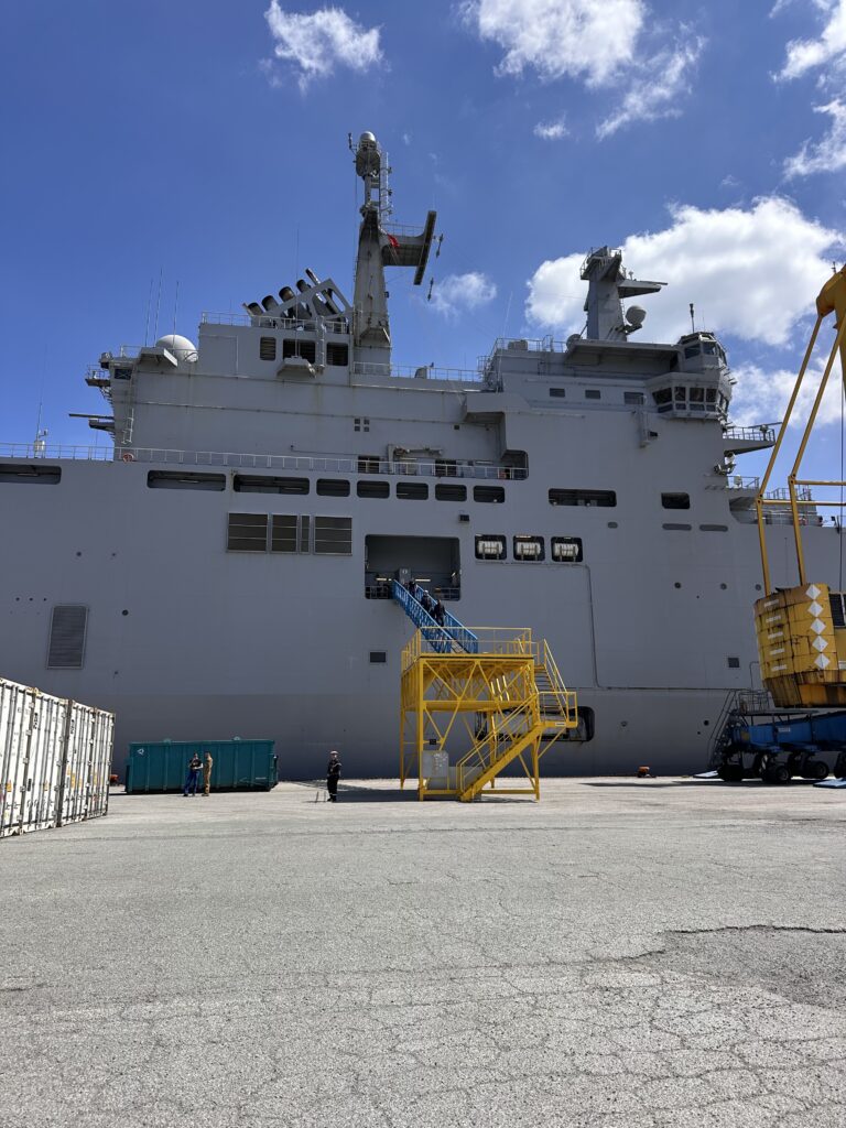 Le Porte-Hélicoptère Tonnerre au QR2 du port de Brest