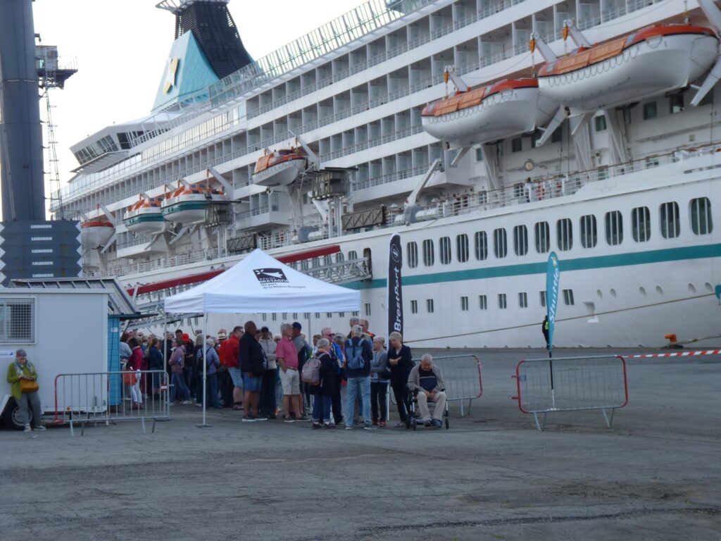 escale AZAMARA QUEST 13-06-25