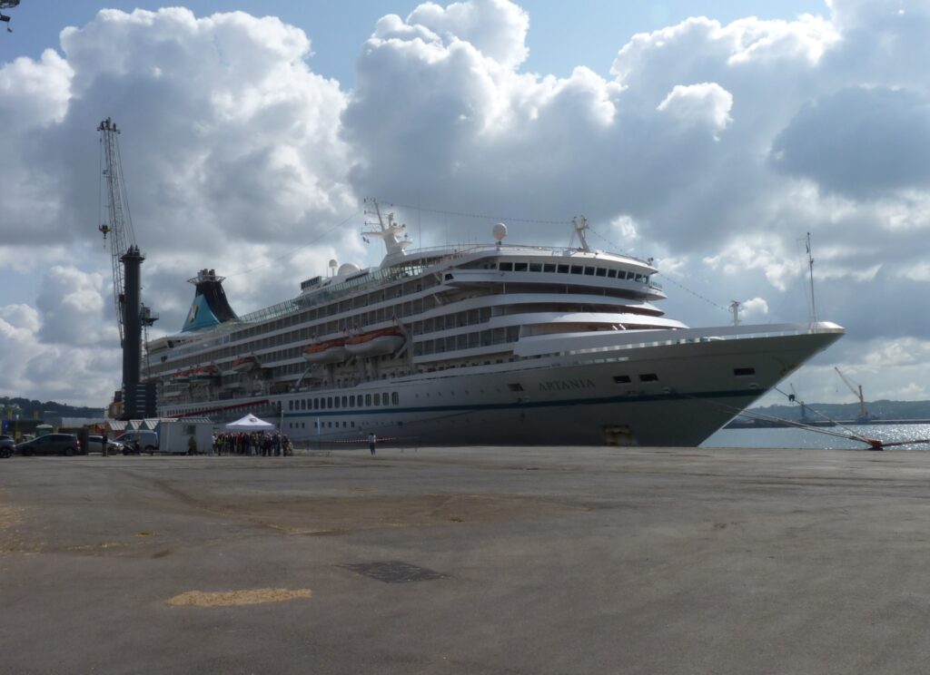 escale AZAMARA QUEST 13-06-25